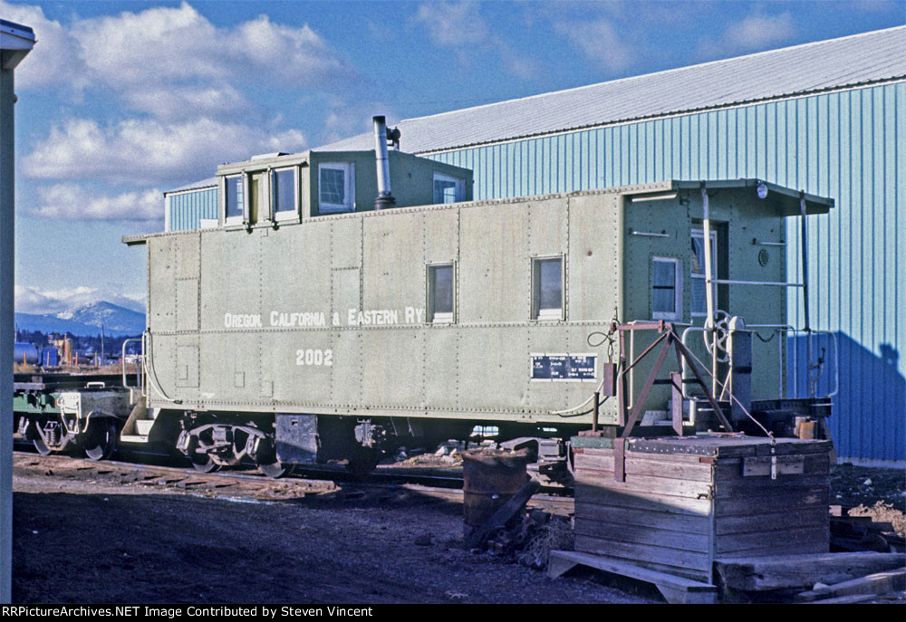 Oregon California & Eastern caboose #2002